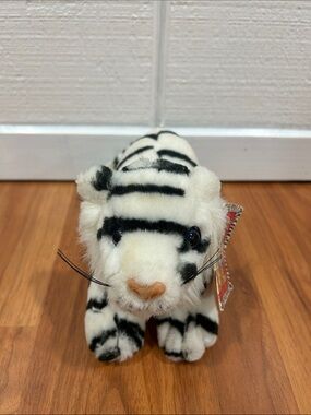 Vintage 1994 K&M International White Tiger Plush 7" Stuffed Animal